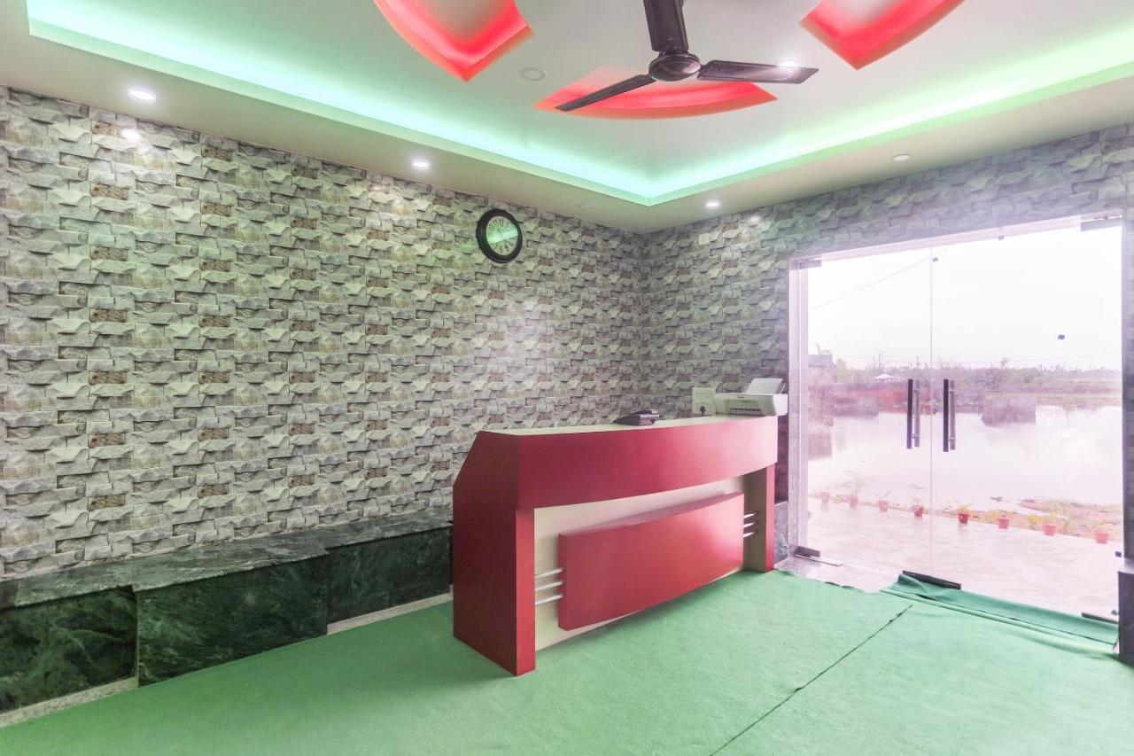 Oyo 60771 New Puri Hotel Exterior photo